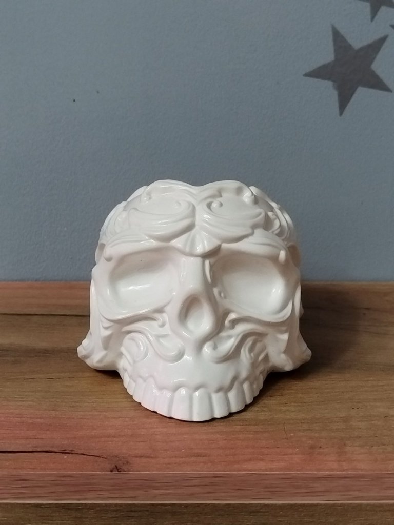 Кашпо Череп