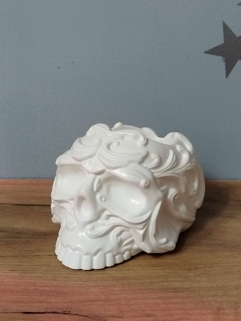 Кашпо Череп