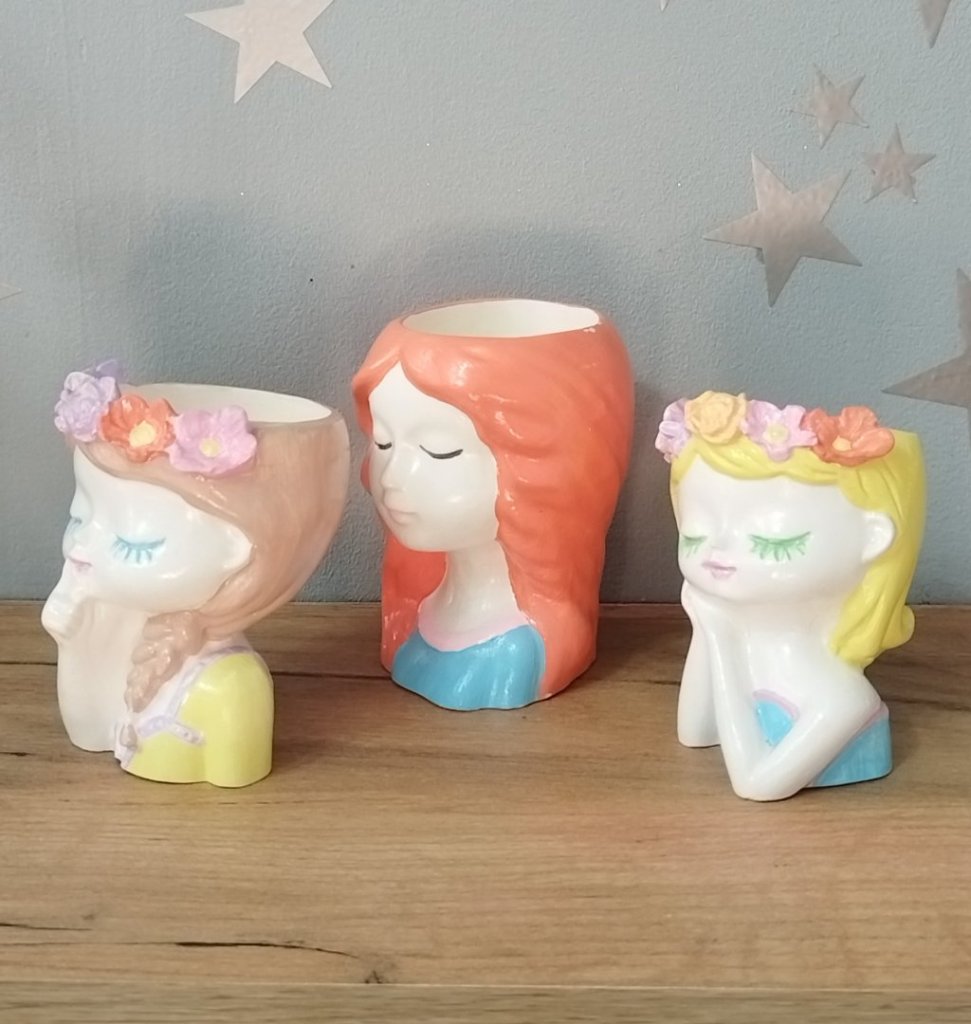 Кашпо декоративное. Три Девушки