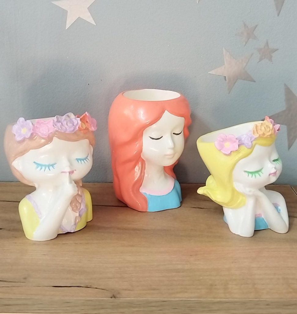 Кашпо декоративное. Три Девушки