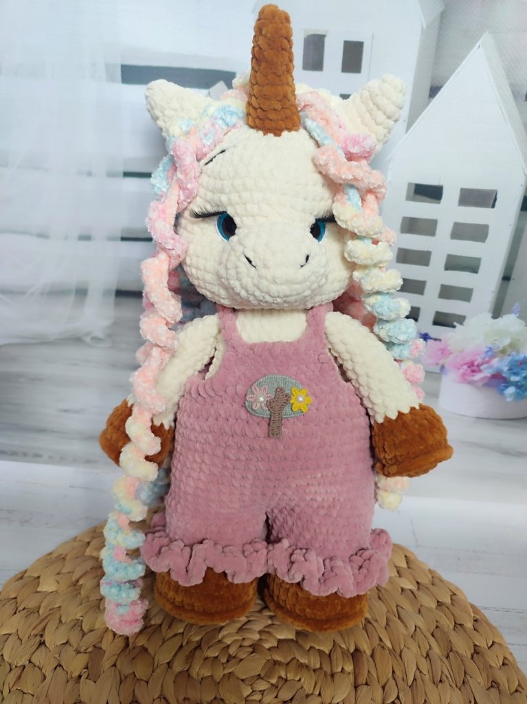 Единорог вязаный