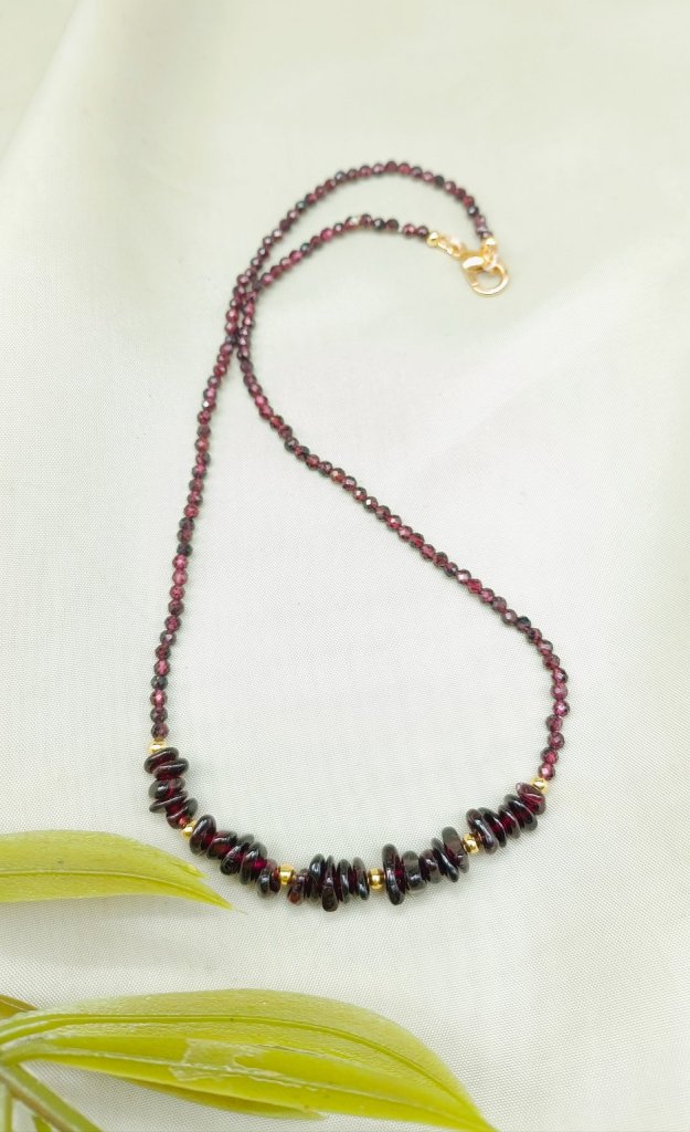 Колье с гранатом