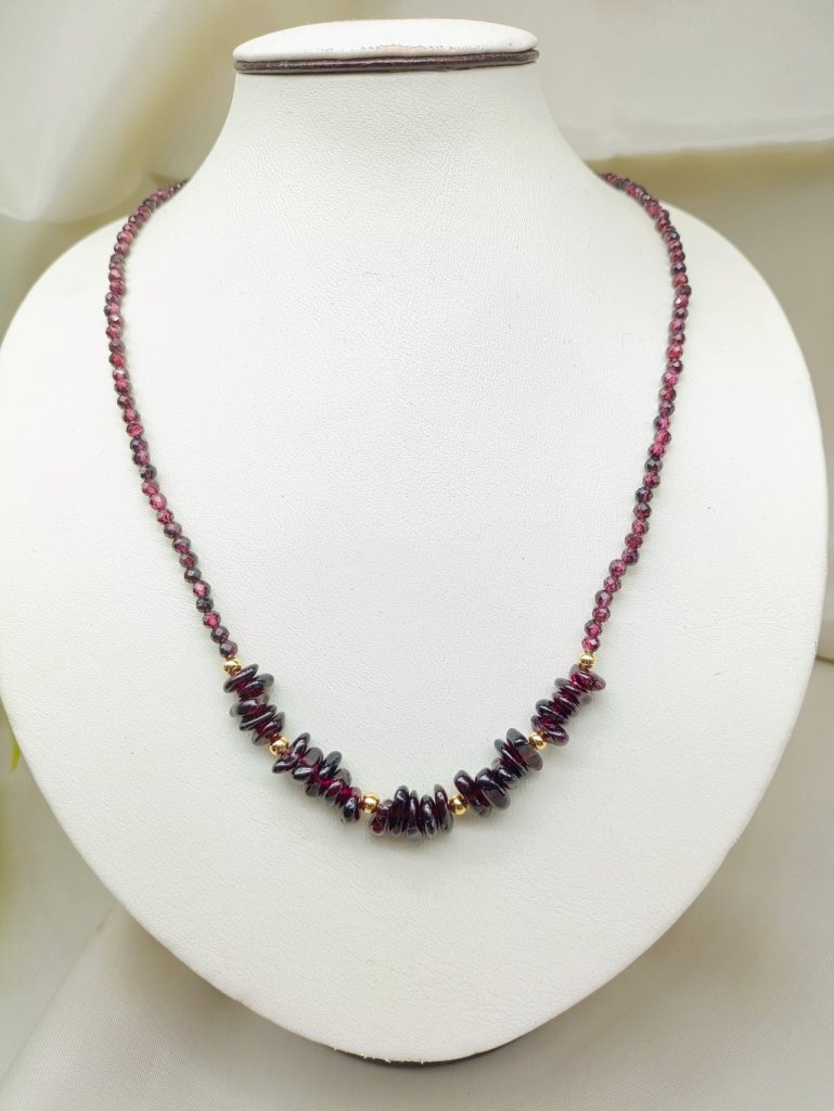 Колье с гранатом