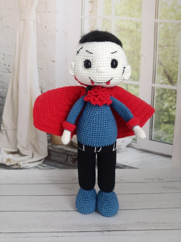 Кукла вязаная интерьерная «Вампирчик»