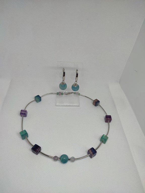 Флюорит в кубе