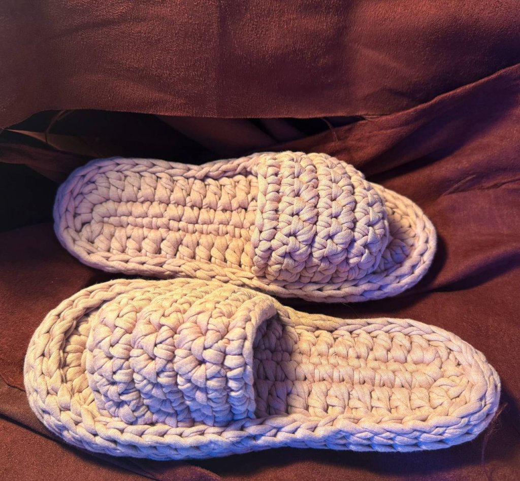 Тапочки домашние из трикотажной пряжи