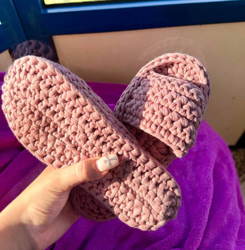 Тапочки домашние из трикотажной пряжи