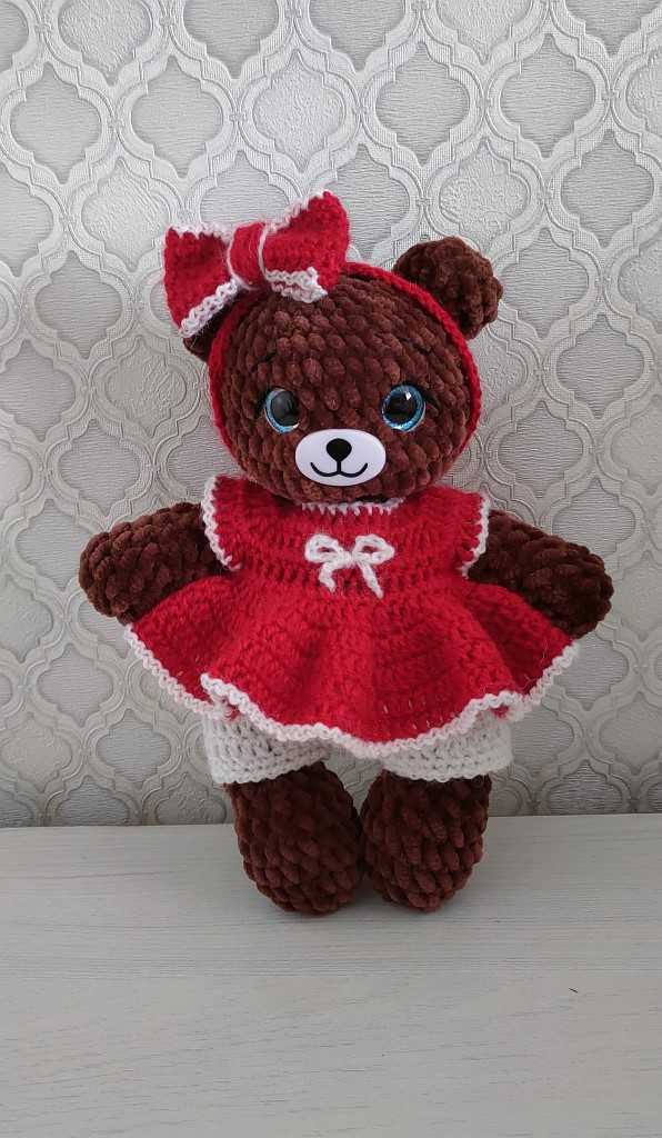 Мишка в платье ?