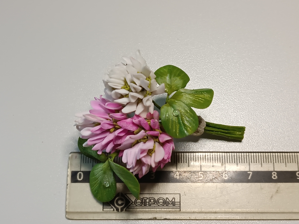 Брошь из фоамирана «Клевер»