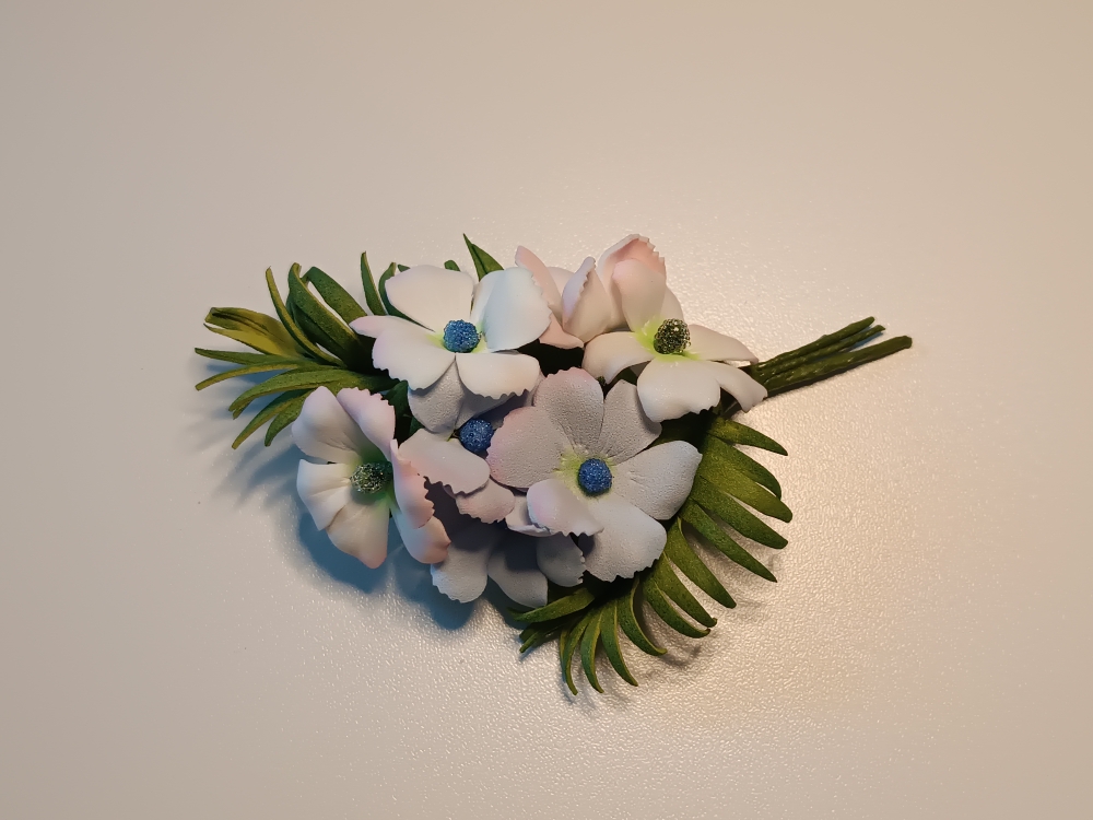 Брошь из фоамирана «Букетик роз.-гол.»