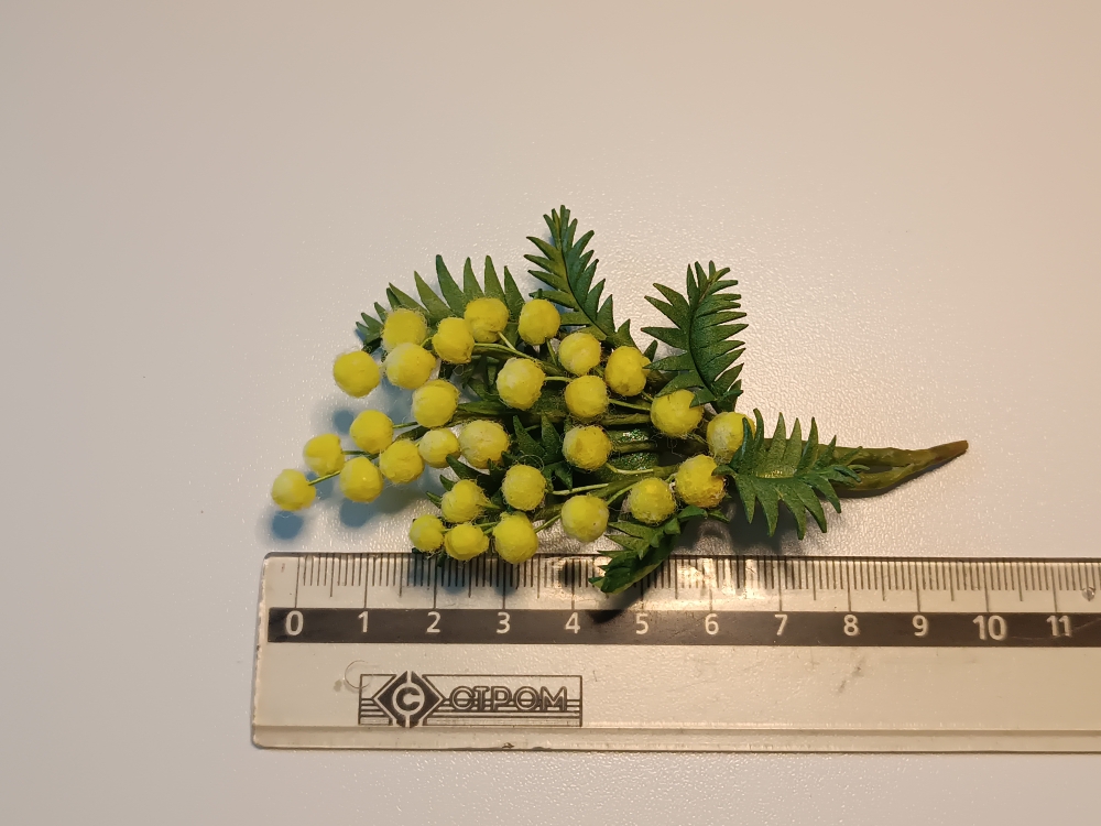 Брошь из фоамирана «Мимоза»