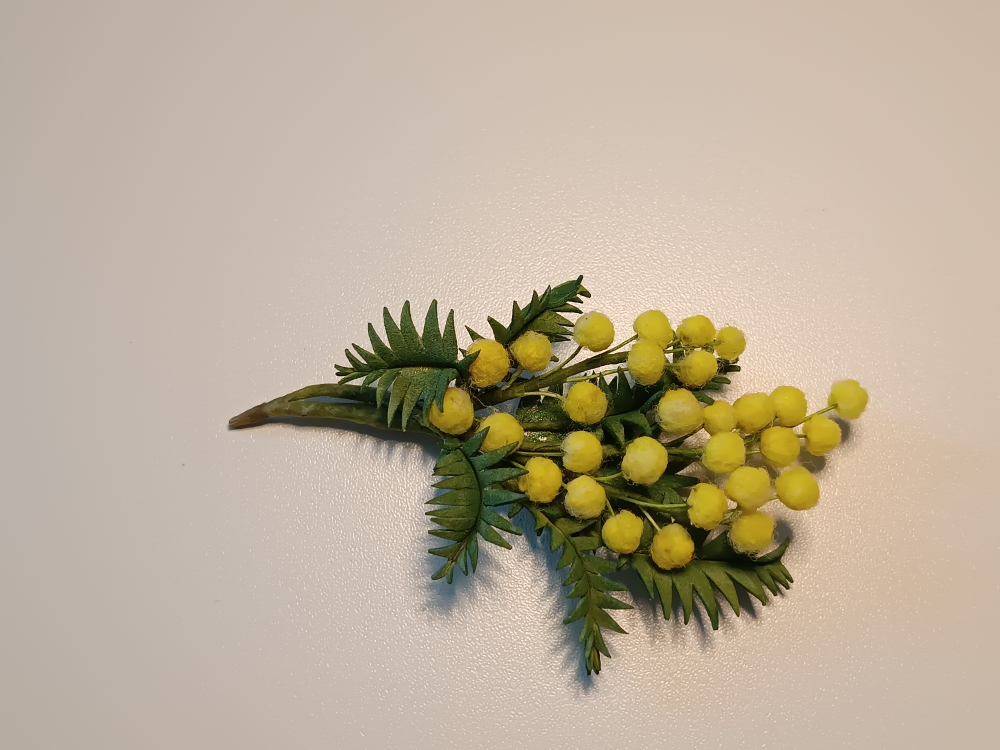 Брошь из фоамирана «Мимоза»