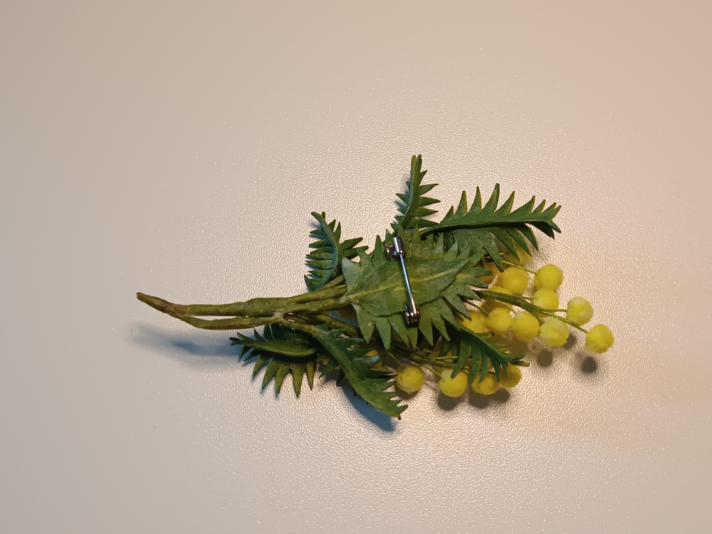 Брошь из фоамирана «Мимоза»