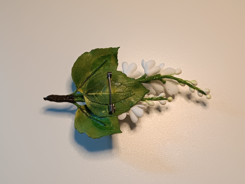 Брошь из фоамирана «Веточка черемухи»