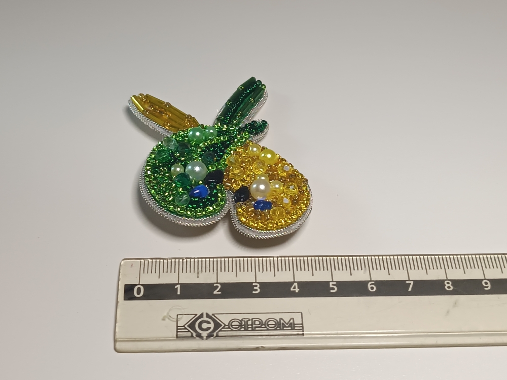 Брошь «Попугаи-неразлучники»