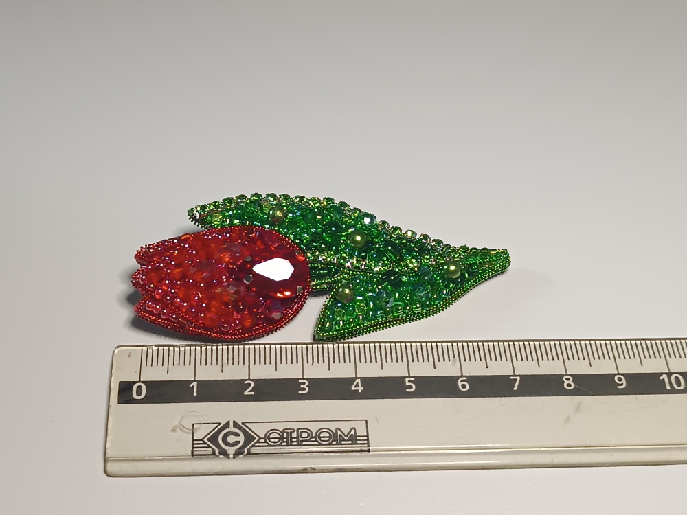 Брошь «Красный тюльпан»