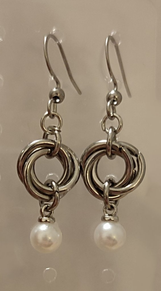 Серьги из стальных колец «Тринити» с иск.жемчугом