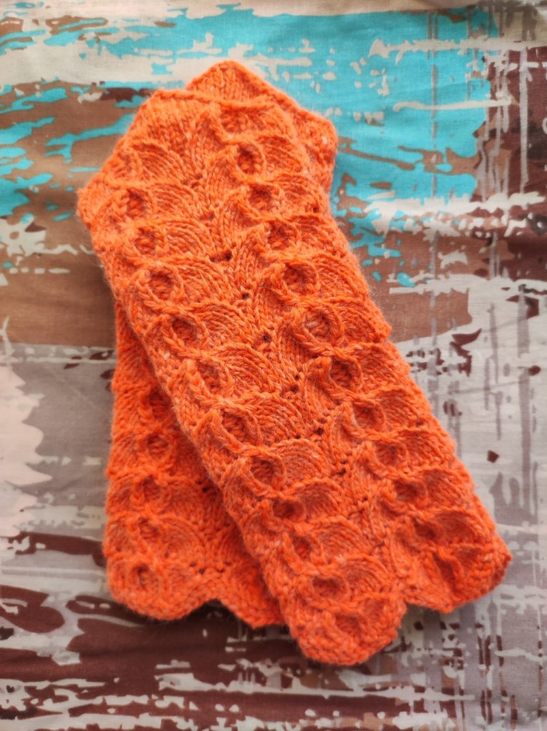 Варежки шерстяные оранжевые