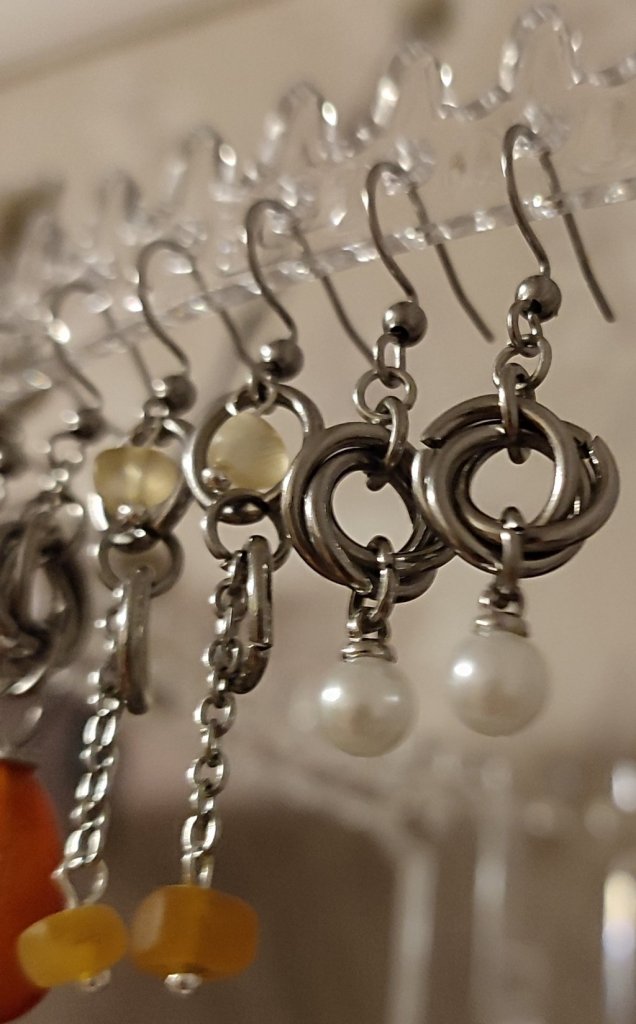 Серьги из стальных колец «Тринити» с иск.жемчугом