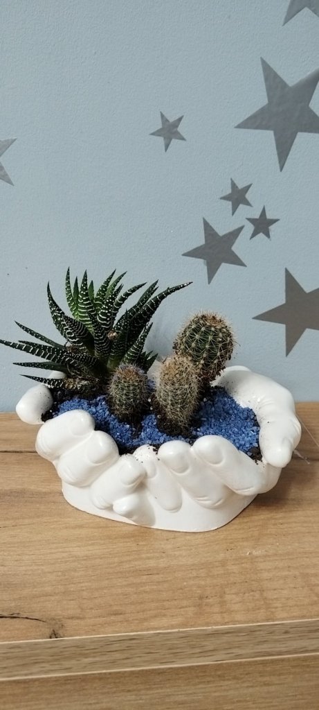 Подставка декоративная. Статуэтка. Руки Давида