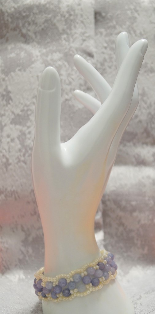 Женский браслет Волна из натурального камня аквамарин