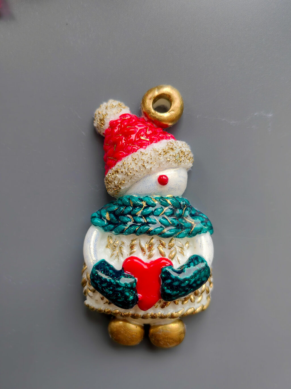 Елочная игрушка из эпоксидной смолы