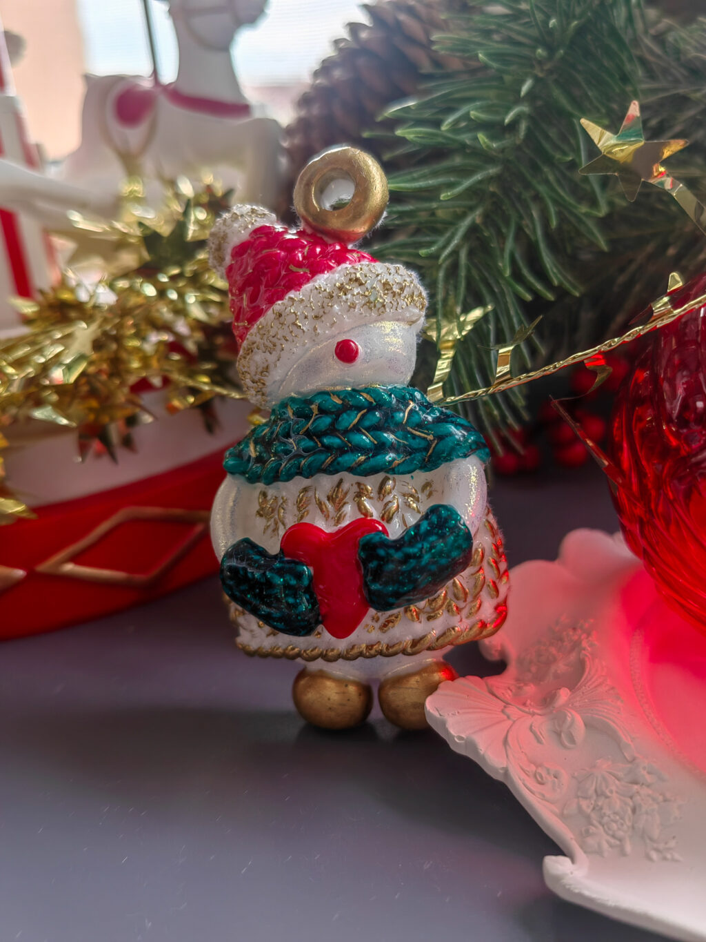 Елочная игрушка из эпоксидной смолы