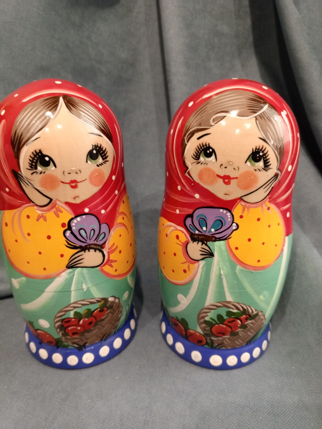 Корзинка с яблоками