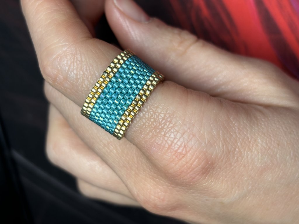 Кольца из японского бисера в ассортименте