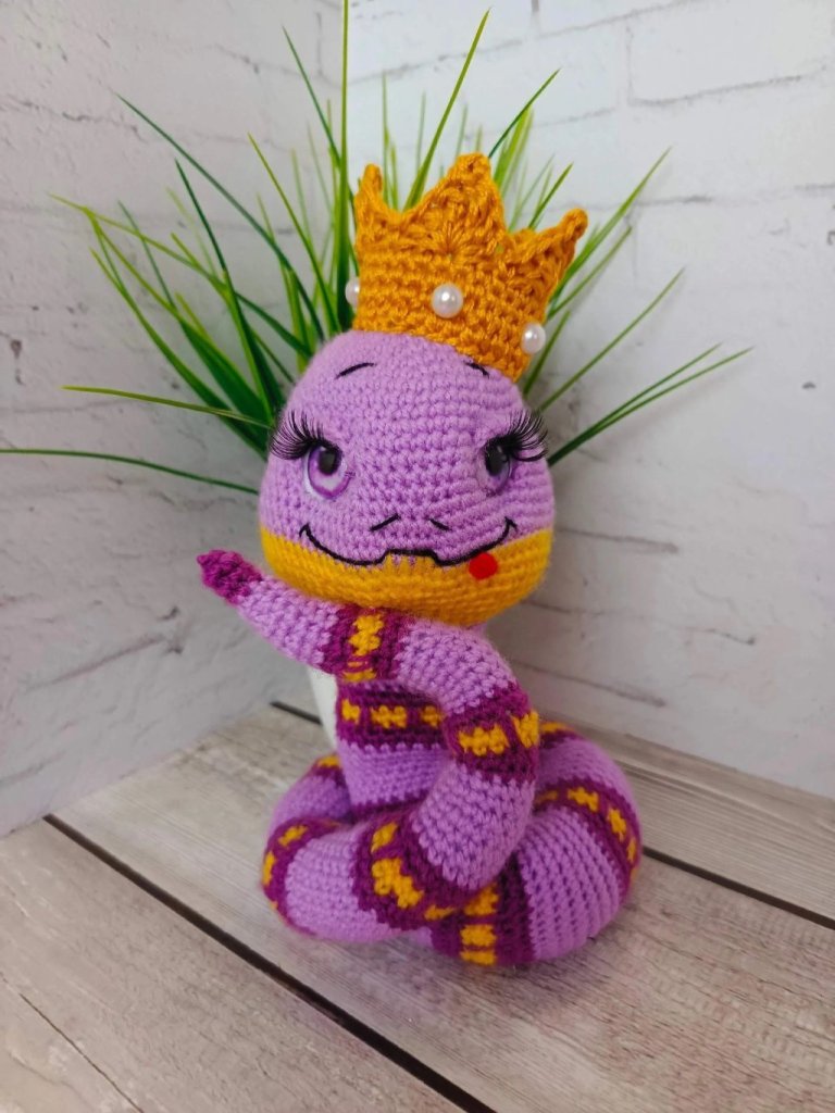 Вязаная змея