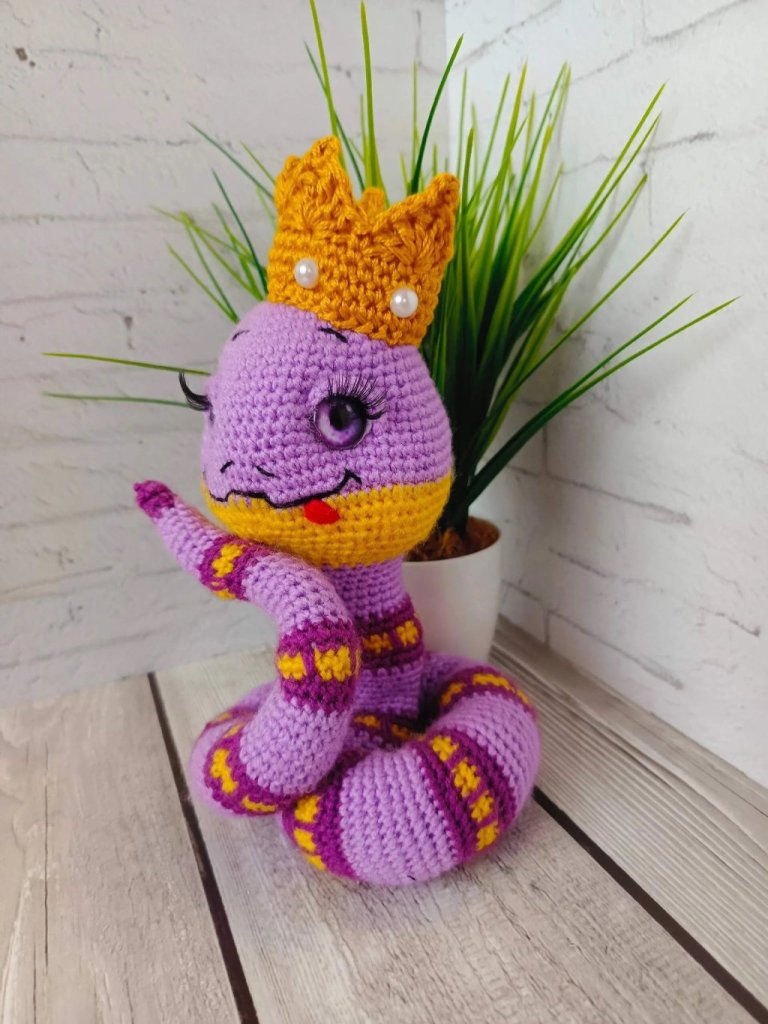 Вязаная змея