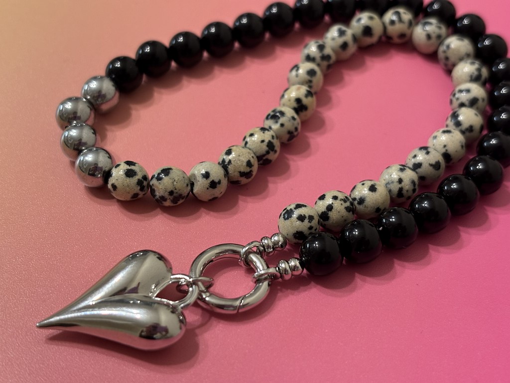 Чокер из далматиновой яшмы и агата