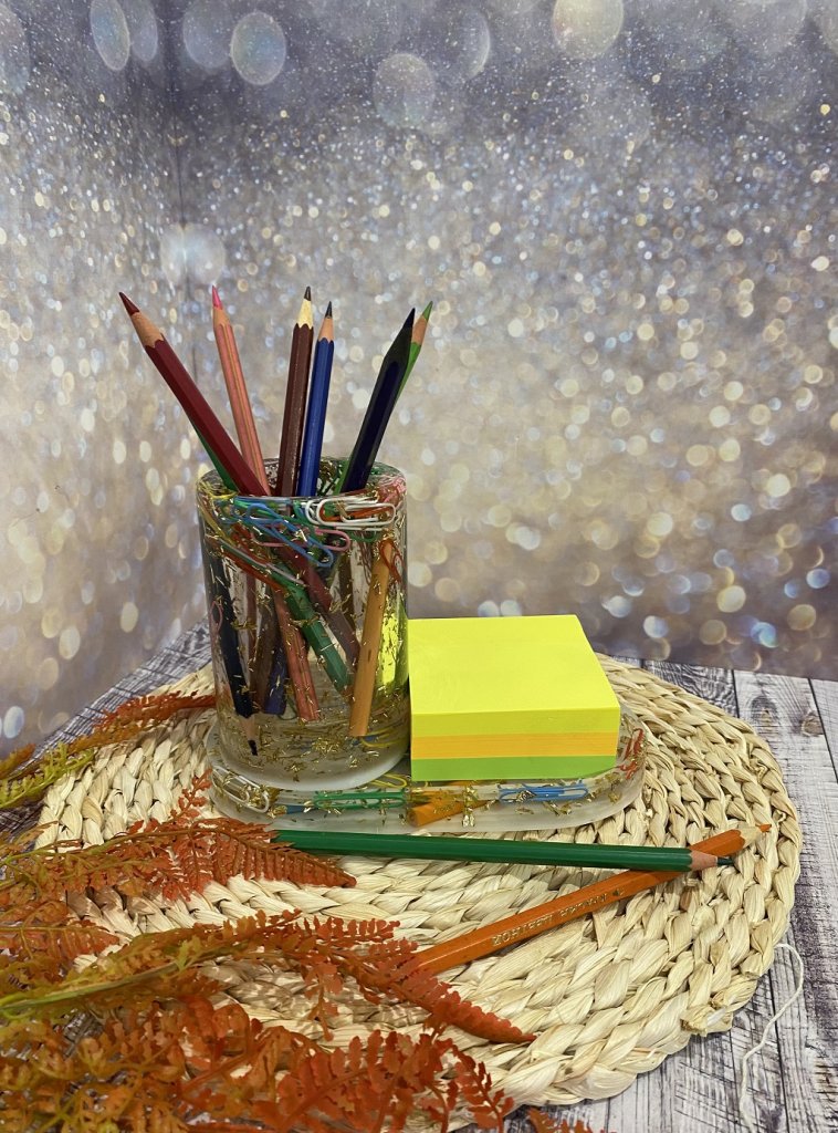 Набор из смолы