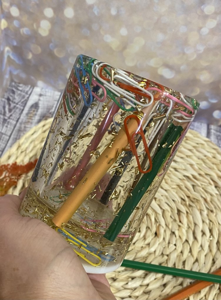 Набор из смолы