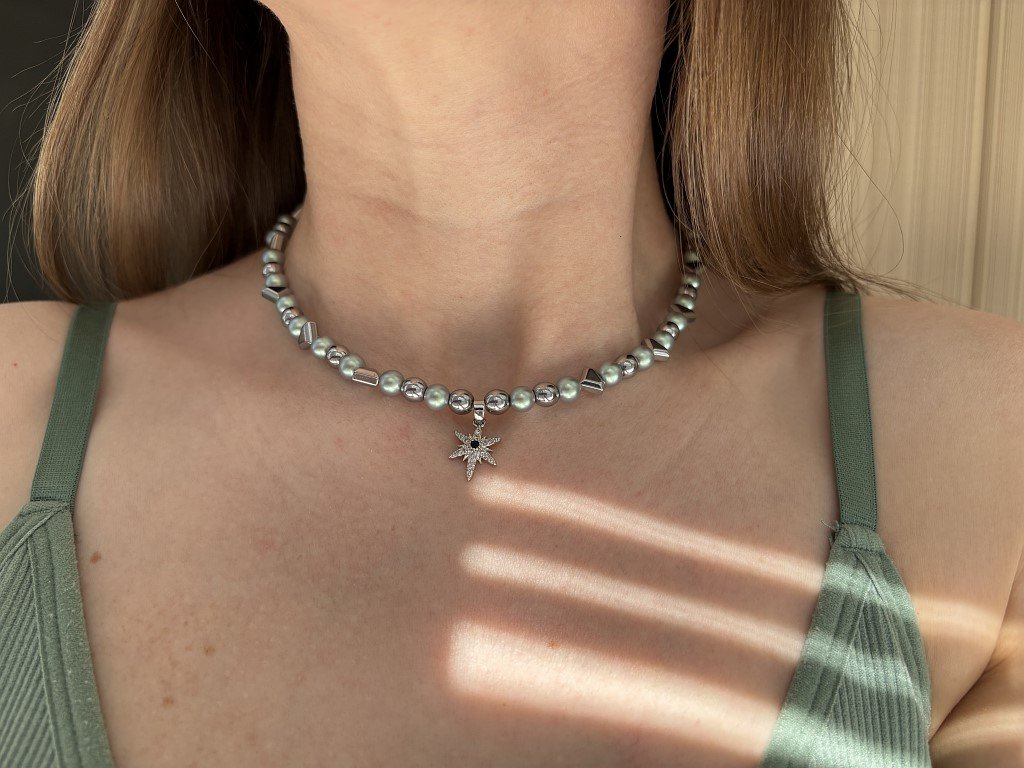 Чокер из зеленой майорки