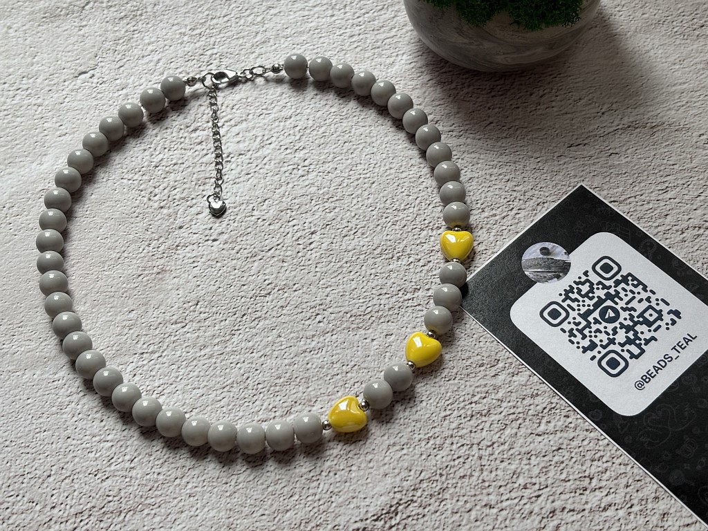 Чокер с серой майоркой