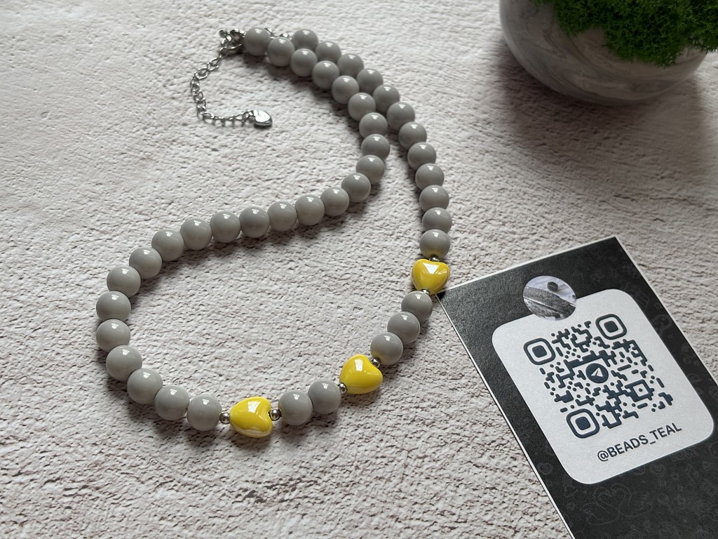 Чокер с серой майоркой