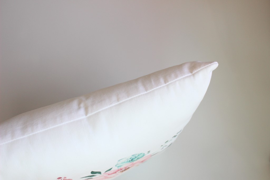 Декоративная подушка