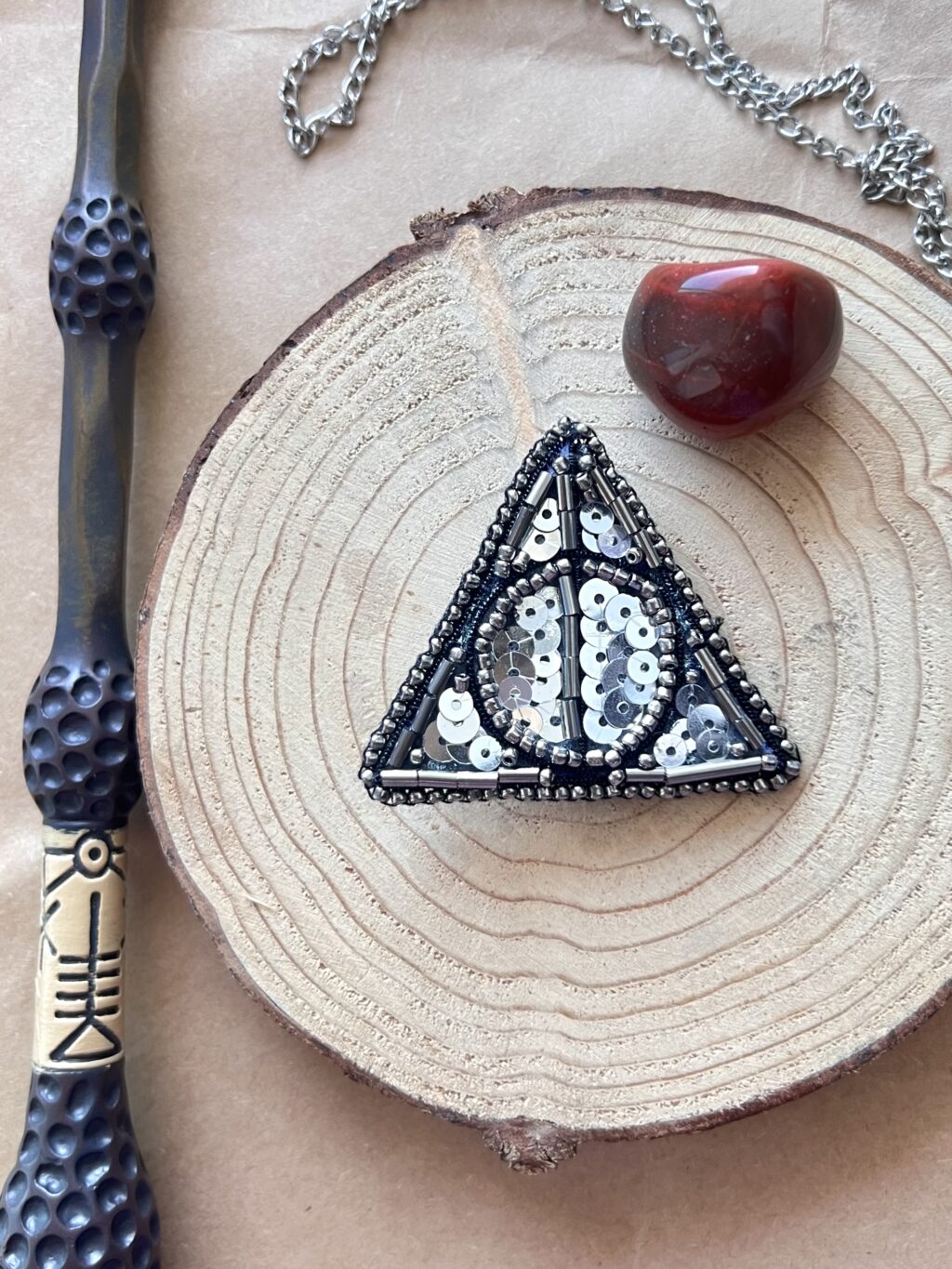 Брошь «Дары смерти»