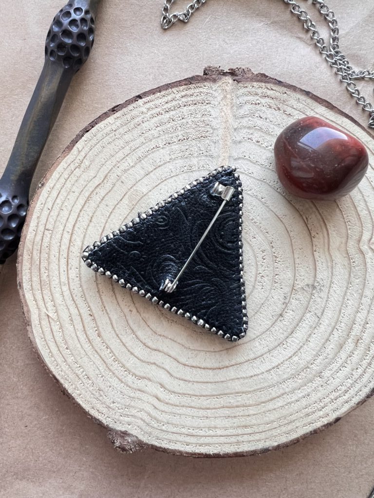 Брошь «Дары смерти»