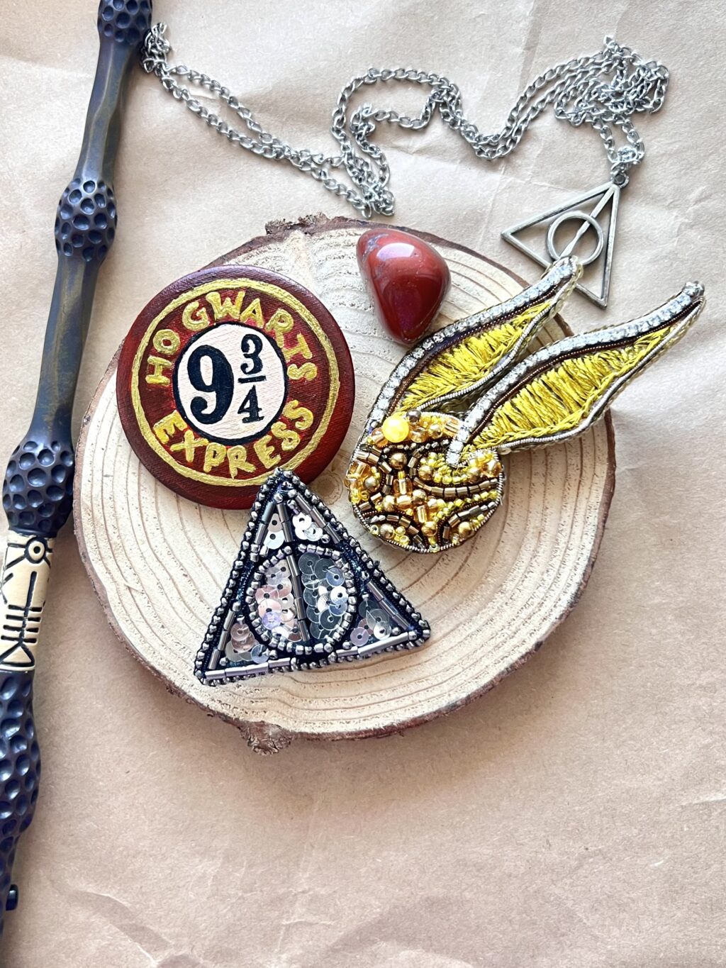 Брошь «Дары смерти»