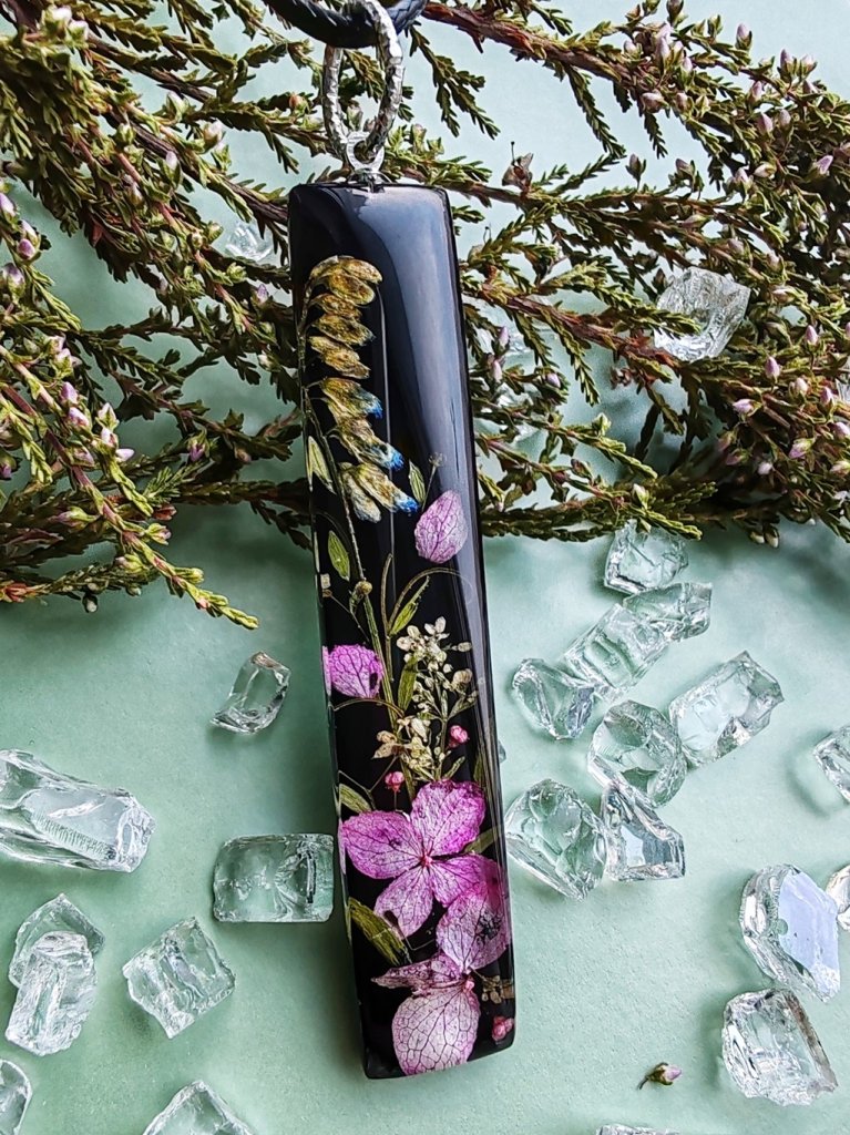 Кулон палочка с Гортензией