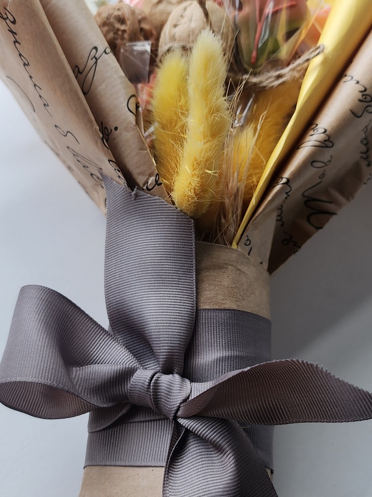 Фуд букет из пряников и орехов