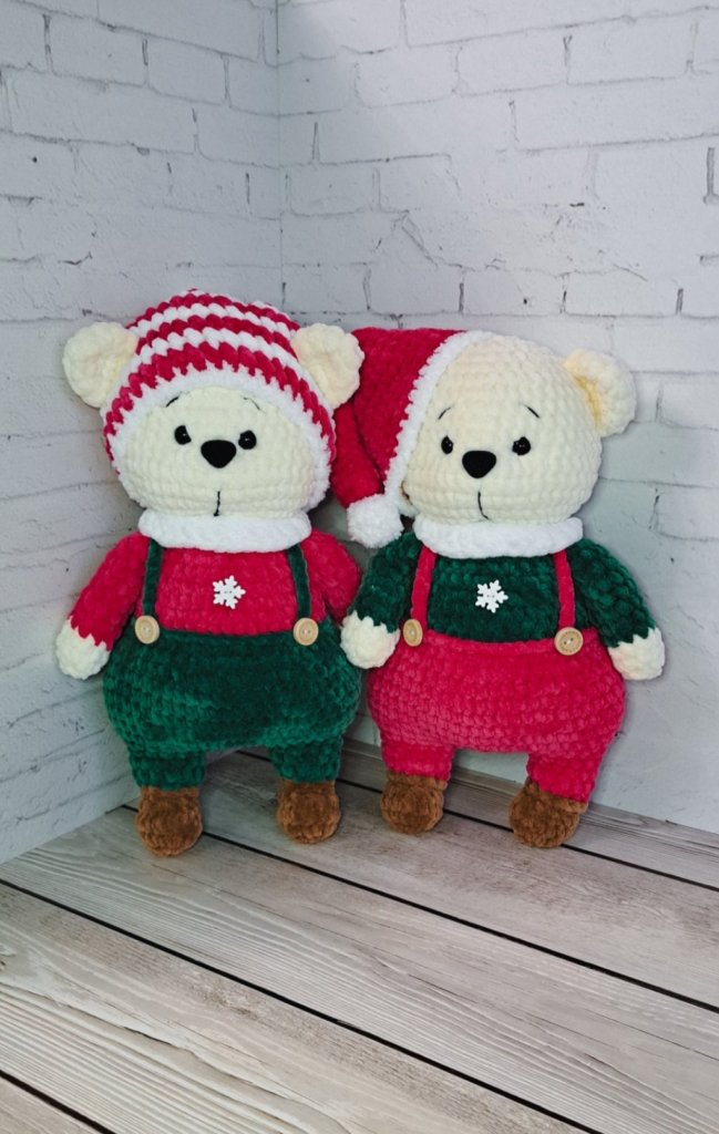 Вязаный новогодний мишка