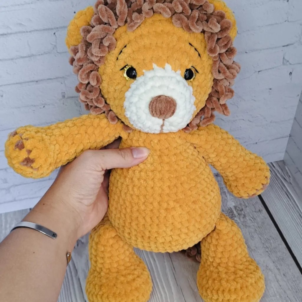 Вязаная игрушка лев ручной работы