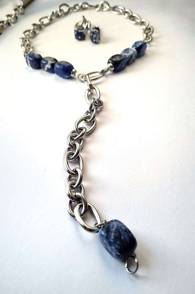 Колье трансформер содалит