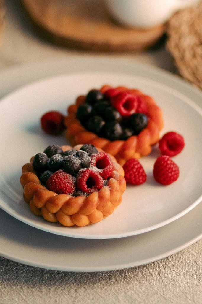 Булочка с ягодами