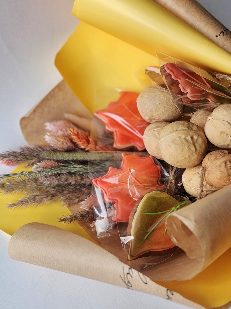 Фуд букет из пряников и орехов