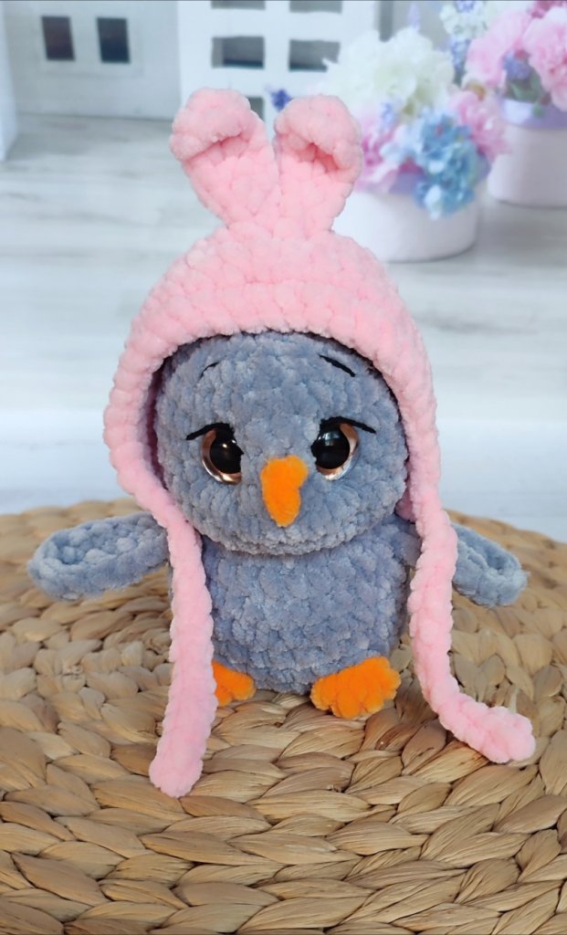 Сова в шапке вязаная