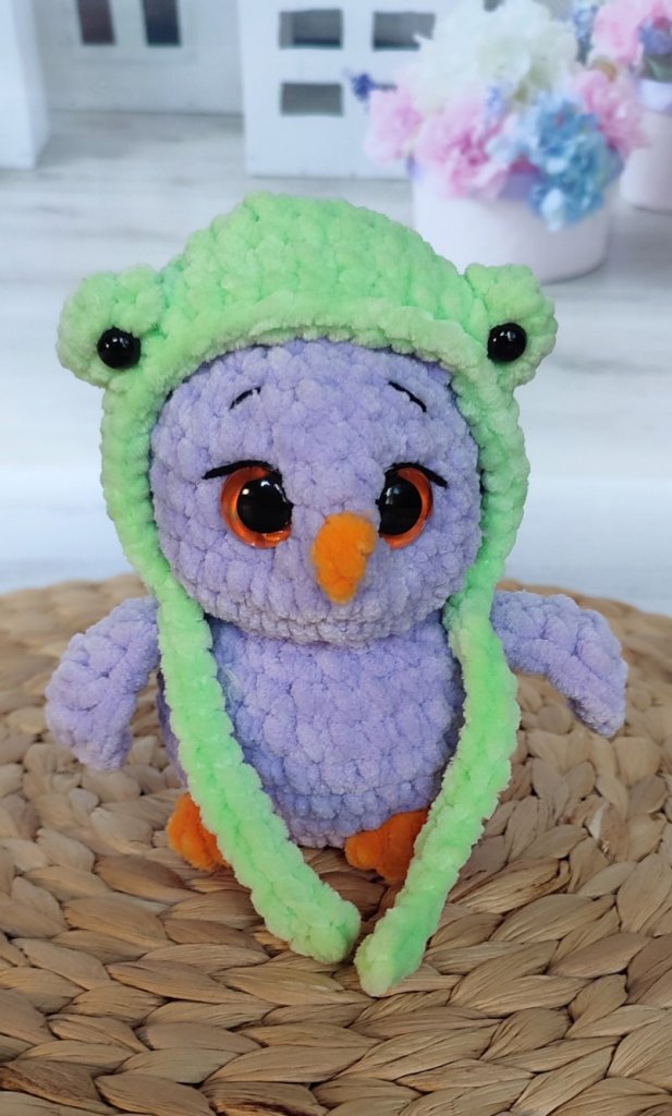 Сова в шапке вязаная